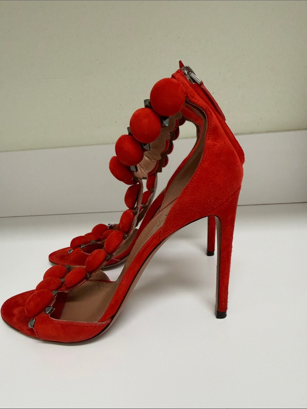 Alaia - Picture 2 of 4